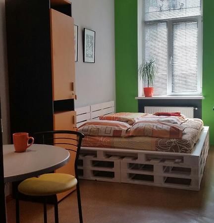 The Georgehouse Hostel Lviv Exterior photo